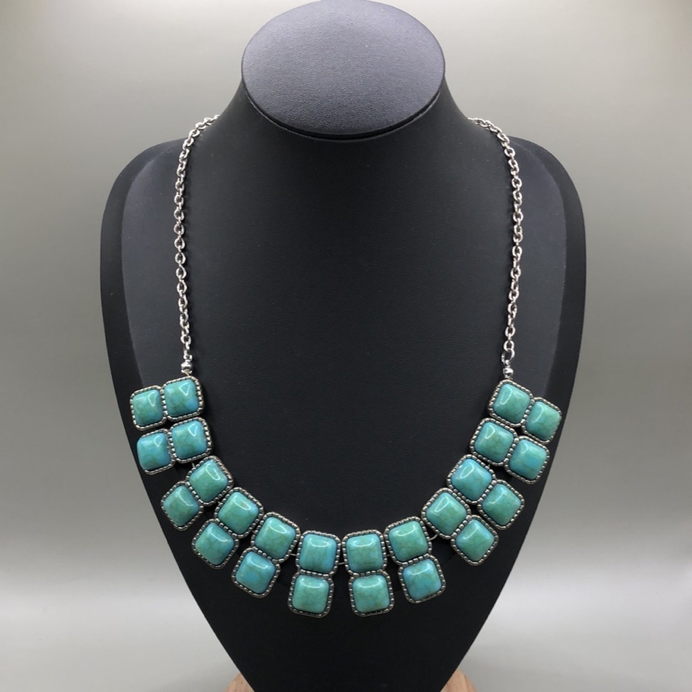 Vera by Vera Wang turquoise look bib statement necklace Southwestern vibes